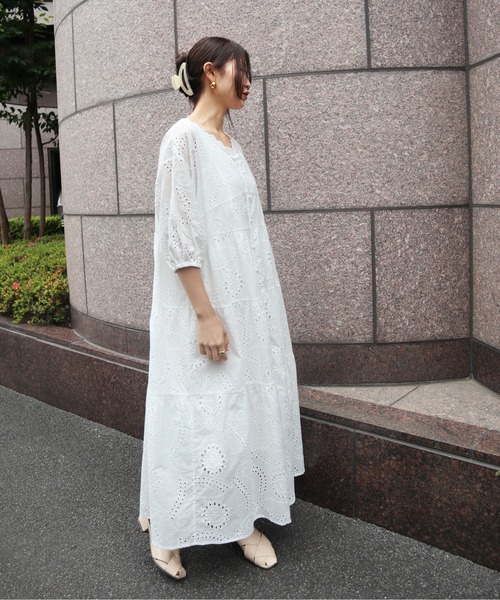 Brownie（ブラウニー）の「Brownie 体型カバー パンチングレースティアードワンピース＋キャミインナー（ワンピース・レディース・ブラック/グリーン/ホワイト・FREE）」の16枚目の写真