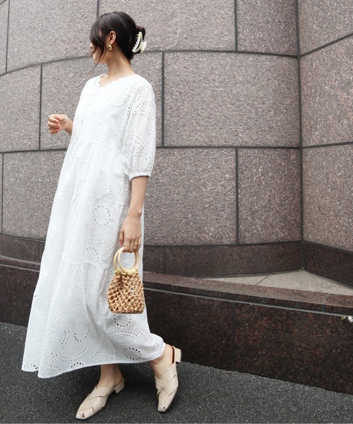 Brownie（ブラウニー）の「Brownie 体型カバー パンチングレースティアードワンピース＋キャミインナー（ワンピース・レディース・ブラック/グリーン/ホワイト・FREE）」の15枚目の写真