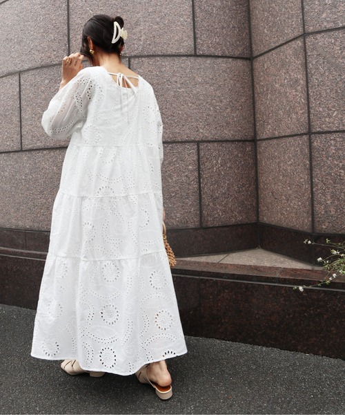 Brownie（ブラウニー）の「Brownie 体型カバー パンチングレースティアードワンピース＋キャミインナー（ワンピース・レディース・ブラック/グリーン/ホワイト・FREE）」の19枚目の写真