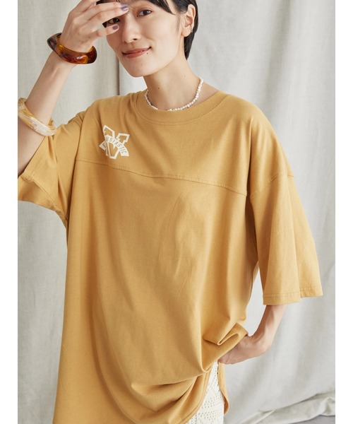 AMERICAN HOLIC（アメリカンホリック）の「裾ラウンドロゴカットチュニック/ビッグシルエット（Tシャツ/カットソー・レディース・マスタード/チャコールグレー/グレイッシュベージュ・L/M）」の8枚目の写真