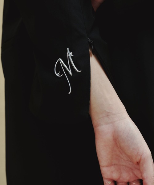 A part by（アパートバイ）の「イニシャルブローチ　163470（ブローチ/コサージュ・レディース・ホワイト/オフホワイト/ホワイト系その他2/ホワイト系その他3/ホワイト系その他4/ホワイト系その他5・FREE）」の5枚目の写真