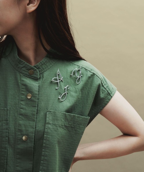 A part by（アパートバイ）の「イニシャルブローチ　163470（ブローチ/コサージュ・レディース・ホワイト/オフホワイト/ホワイト系その他2/ホワイト系その他3/ホワイト系その他4/ホワイト系その他5・FREE）」の8枚目の写真