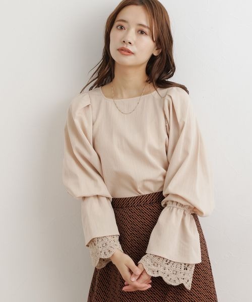 mysty woman（ミスティウーマン）の「【WEB限定】フレアスリーブレースレイヤードブラウス　299713（シャツ/ブラウス・レディース・ライトベージュ/オフホワイト/ライトグリーン/ブラック・FREE）」の4枚目の写真