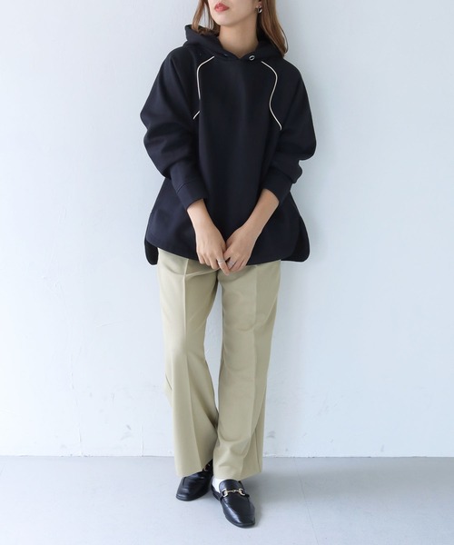 HER CLOSET(ハークローゼット)の「【shemoshelly】裏起毛ウェーブラグランパーカー(パーカー・レディース・ブラウン/アイボリー/ライトカーキ/ブラック・M)」の1枚目の写真