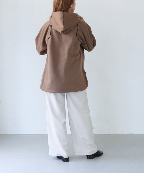 HER CLOSET(ハークローゼット)の「【shemoshelly】裏起毛ウェーブラグランパーカー(パーカー・レディース・ブラウン/アイボリー/ライトカーキ/ブラック・M)」の18枚目の写真