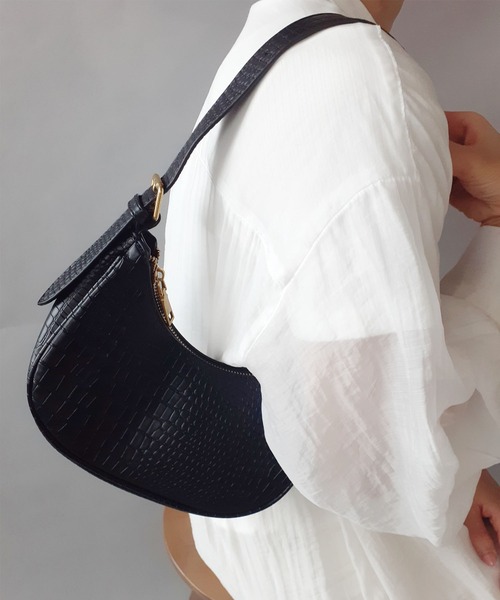 thank U more(サンキューモア)の「レザー ラウンドカット ショルダーバッグ(ショルダーバッグ・レディース・ブラック/ブラウン・FREE)」の4枚目の写真