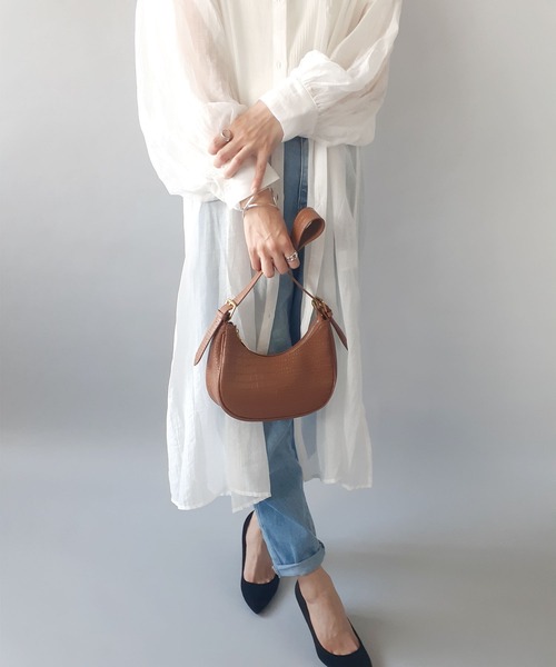 thank U more(サンキューモア)の「レザー ラウンドカット ショルダーバッグ(ショルダーバッグ・レディース・ブラック/ブラウン・FREE)」の9枚目の写真