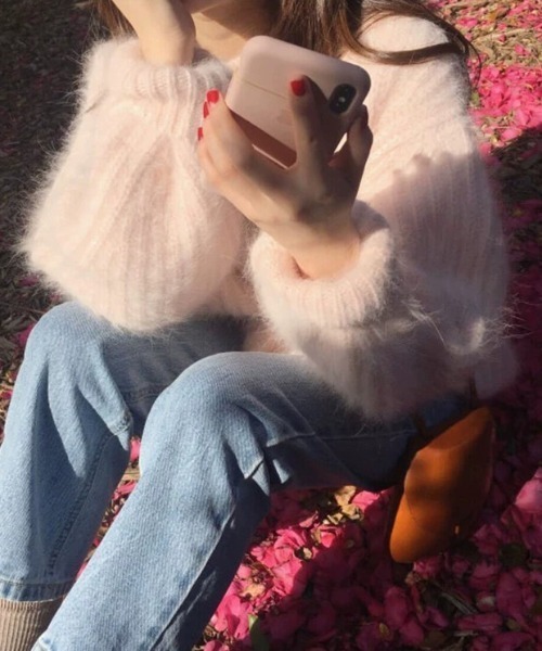 Mela(メラ)の「fluffy knit po(ニット/セーター・レディース・ブラウン/ベビーピンク/マスタード/ブルー・M/S/L)」の11枚目の写真