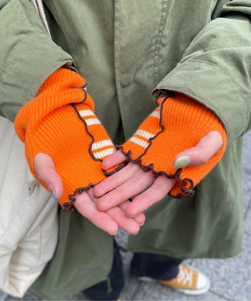 CPCM（シーピーシーエム）の「配色ボーダーアームウォーマー（手袋・レディース・チャコールグレー/オレンジ/アイボリー・FREE）」の8枚目の写真