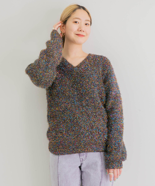 iI（アイ）の「iI　glitter v neck pullover（ニット/セーター・レディース・ブラック系その他/ピンク系その他/キャメル/ミント・FREE）」の2枚目の写真