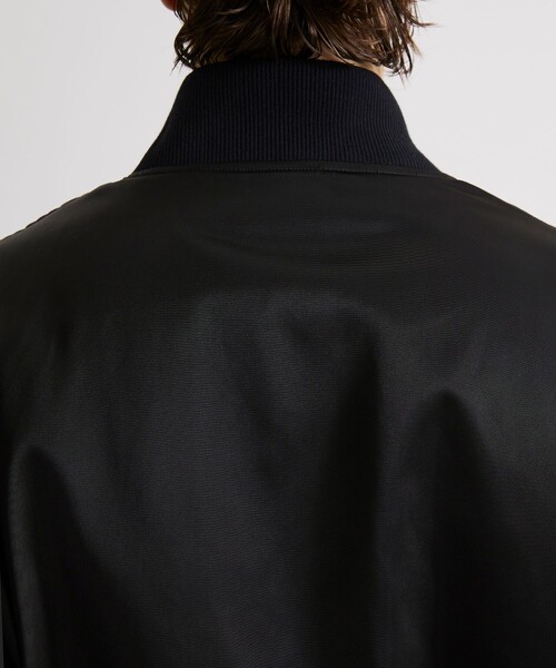 UNITED TOKYO（ユナイテッドトウキョウ）の「2wayウェーブブロッキングオーバーMAー1（MA-1・メンズ・ブラック/グレー・1/2）」の19枚目の写真