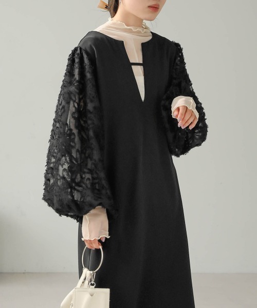 Bab(バブ)の「ボリュームスリーブ2WAYワンピース(ワンピース・レディース・ブラック/アイボリー・M)」の21枚目の写真