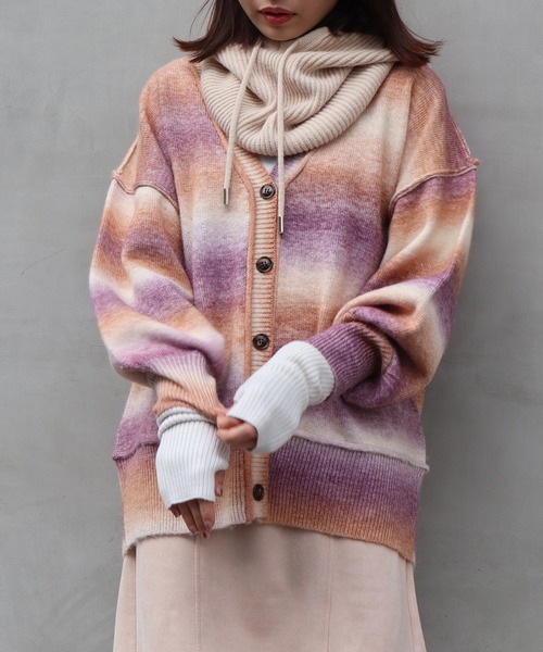 Brownie（ブラウニー）の「Brownie グラデーションニットVネックカーディガン（カーディガン/ボレロ・レディース・グレー/ブルー/オレンジ・FREE）」の3枚目の写真