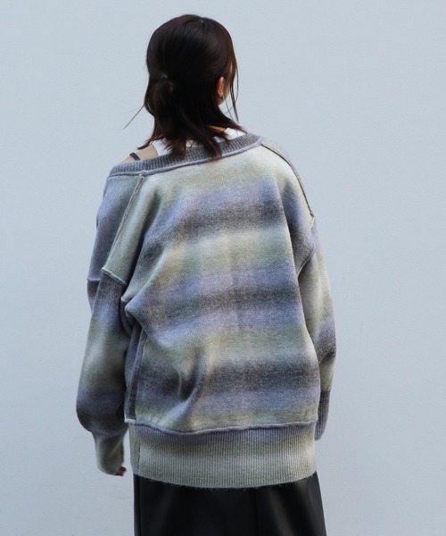 Brownie（ブラウニー）の「Brownie グラデーションニットVネックカーディガン（カーディガン/ボレロ・レディース・グレー/ブルー/オレンジ・FREE）」の11枚目の写真