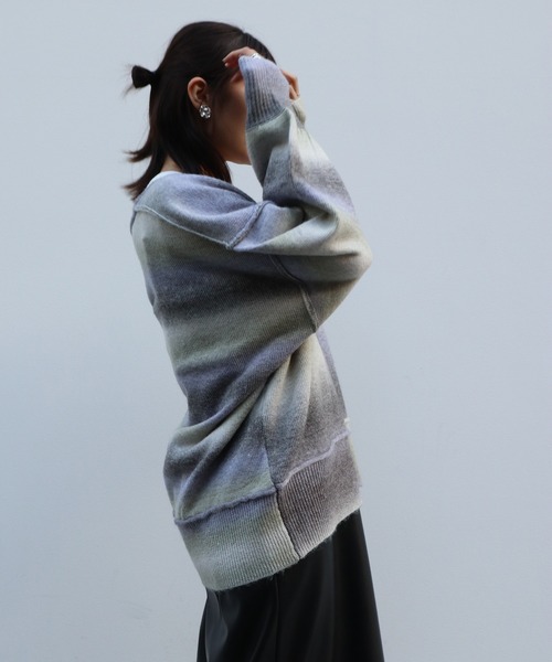 Brownie（ブラウニー）の「Brownie グラデーションニットVネックカーディガン（カーディガン/ボレロ・レディース・グレー/ブルー/オレンジ・FREE）」の9枚目の写真