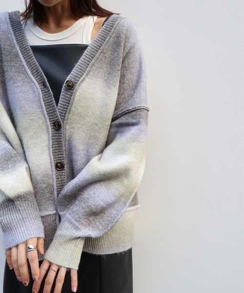 Brownie（ブラウニー）の「Brownie グラデーションニットVネックカーディガン（カーディガン/ボレロ・レディース・グレー/ブルー/オレンジ・FREE）」の22枚目の写真