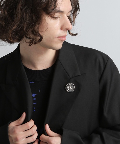 HARE（ハレ）の「メタルブローチ(HARE)（ブローチ/コサージュ・メンズ・シルバー・FREE）」の4枚目の写真