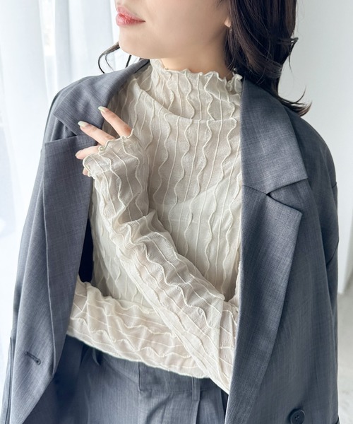 classicalelf(クラシカルエルフ)の「さりげなく個性的。フィンガーホール付柄シアーメロートップス(Tシャツ/カットソー・レディース・ブルー/チャコールグレー/ベージュ/アイボリー・X-LARGE/LARGE/SMALL/MEDIUM)」の21枚目の写真