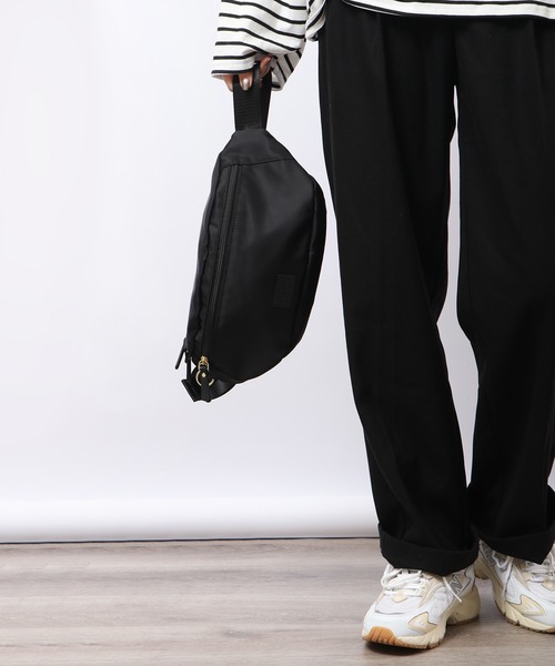 Legato Largo(レガートラルゴ)の「LegatoLargo ブラッシュアップナイロン クロスボディバッグ(ボディバッグ/ウエストポーチ・レディース・グレイッシュベージュ/ブラック/ブラウン・FREE)」の12枚目の写真