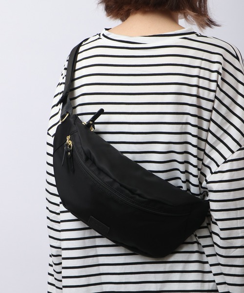 Legato Largo(レガートラルゴ)の「LegatoLargo ブラッシュアップナイロン クロスボディバッグ(ボディバッグ/ウエストポーチ・レディース・グレイッシュベージュ/ブラック/ブラウン・FREE)」の14枚目の写真