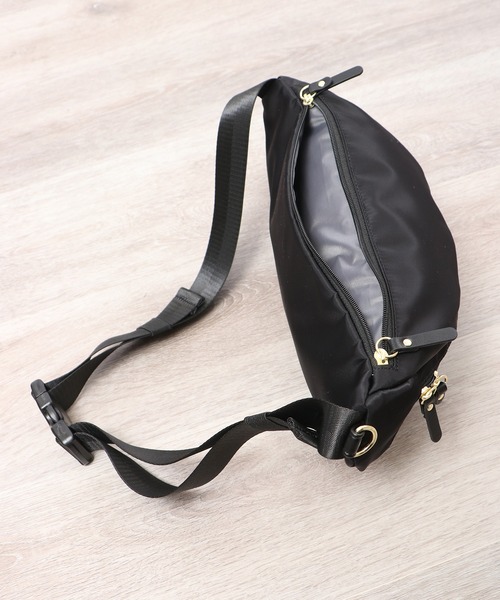 Legato Largo(レガートラルゴ)の「LegatoLargo ブラッシュアップナイロン クロスボディバッグ(ボディバッグ/ウエストポーチ・レディース・グレイッシュベージュ/ブラック/ブラウン・FREE)」の18枚目の写真