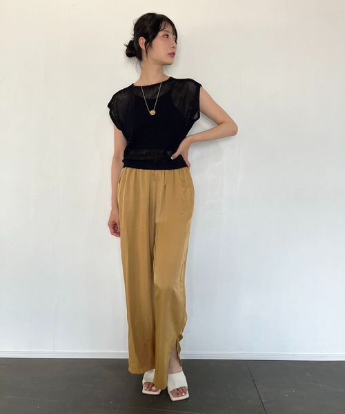 Jewelobe（ジュエローブ）の「グロシービビッドリラックスパンツ（その他パンツ・レディース・ブラック/ブルー/グリーン/パープル/マスタード・FREE）」の6枚目の写真