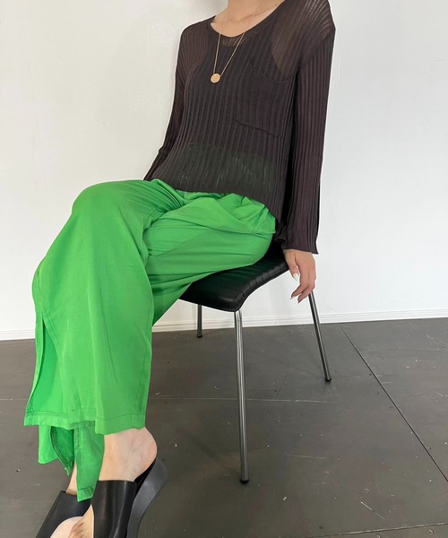 Jewelobe（ジュエローブ）の「グロシービビッドリラックスパンツ（その他パンツ・レディース・ブラック/ブルー/グリーン/パープル/マスタード・FREE）」の10枚目の写真