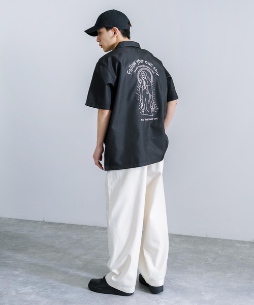 Rocky Monroe(ロッキーモンロー)の「オーバーサイズ マリアルード レギュラーカラー半袖シャツ(シャツ/ブラウス・メンズ・ブラック/ダークグリーン/グレー・M/L/XL)」の4枚目の写真