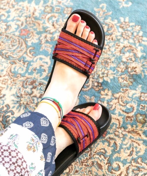 チャイハネ（チャイハネ）の「【チャイハネ】クロステープサンダル（サンダル・レディース・ブラック×グリーン/キャメル・M/L）」の4枚目の写真