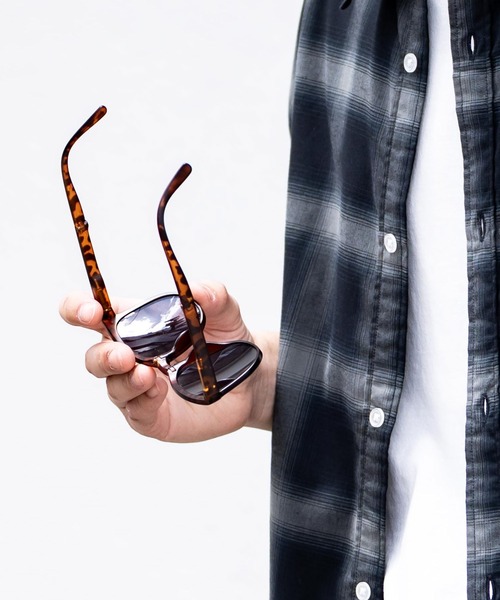 Rocky Monroe（ロッキーモンロー）の「ウェリントン型UVカット折りたたみサングラス（サングラス・メンズ・ピンク/ブラウン/イエロー/ブラック/ライトピンク・FREE）」の10枚目の写真