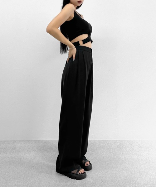 LVEU.(ラブユ.)の「Asymmetric ring design bra tank top / アシンメトリーリングデザインブラタンクトップ(タンクトップ・レディース・ブラック・FREE)」の5枚目の写真