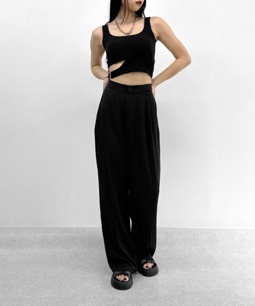 LVEU.(ラブユ.)の「Asymmetric ring design bra tank top / アシンメトリーリングデザインブラタンクトップ(タンクトップ・レディース・ブラック・FREE)」の3枚目の写真