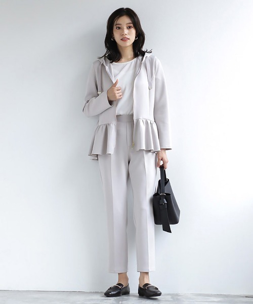 Emilyan（エミリアン）の「更に快適になって登場！無敵のパンツ【洗濯機OK♪UVカット！全方位ストレッチ♪軽い着心地♪】ハイストレッチダンボールニット・タックテーパードパンツ（スーツパンツ・レディース・ネイビー/ブラック/ライトベージュ/グレイッシュベージュ・S/M/L）」の20枚目の写真