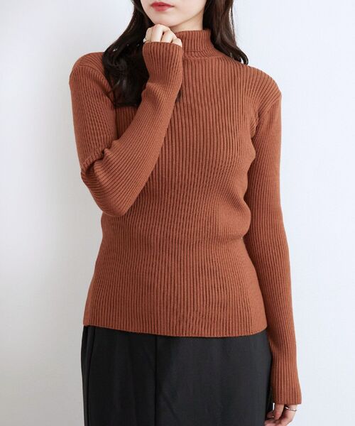 RETRO GIRL（レトロガール）の「リブタートルニット（ニット/セーター・レディース・ブラック/ブルー/オレンジ/ブラウン/ホワイト/グリーン・FREE）」の3枚目の写真