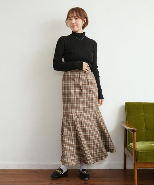 RETRO GIRL（レトロガール）の「リブタートルニット（ニット/セーター・レディース・ブラック/ブルー/オレンジ/ブラウン/ホワイト/グリーン・FREE）」の10枚目の写真