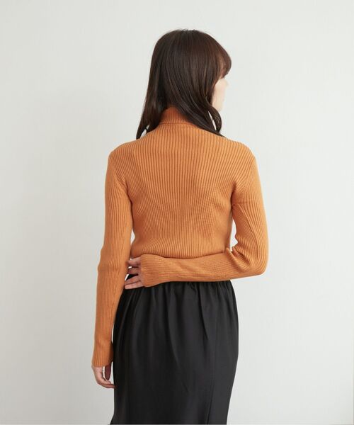 RETRO GIRL（レトロガール）の「リブタートルニット（ニット/セーター・レディース・ブラック/ブルー/オレンジ/ブラウン/ホワイト/グリーン・FREE）」の16枚目の写真