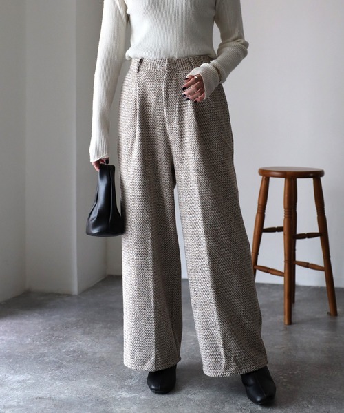 Riberry(リベリー)の「起毛ヘリンボーンタックワイドパンツ(その他パンツ・レディース・チャコールグレー/ベージュ・MEDIUM)」の12枚目の写真