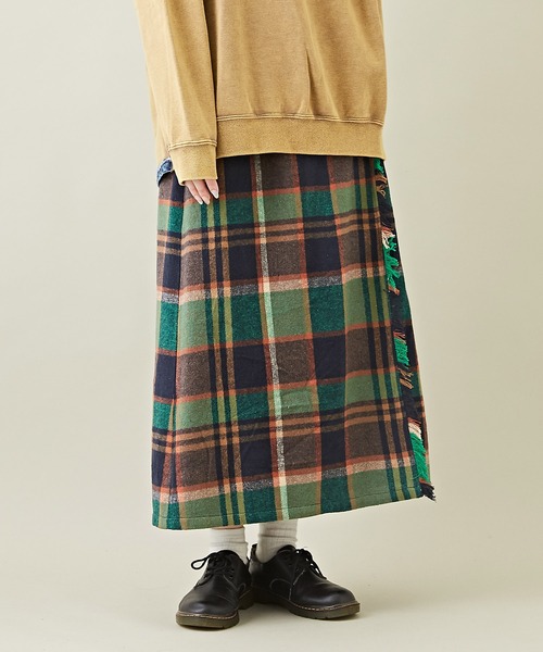 CUBE SUGAR（キューブシュガー）の「起毛チェック巻きスカート風フリンジスカート（スカート・レディース・ネイビー/イエロー/ブラウン・M）」の3枚目の写真
