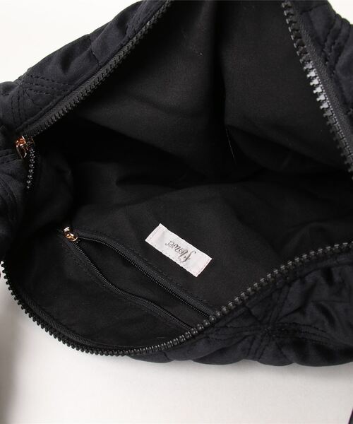 flower（フラワー）の「キルティングベロアバッグ（ショルダーバッグ・レディース・ブラック/ベージュ・FREE）」の5枚目の写真