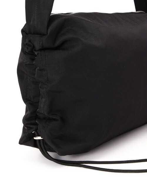 FREE'S MART(フリーズマート)の「サイドドローイングバッグ(ショルダーバッグ・レディース・ブラック/ホワイト・フリ-)」の6枚目の写真