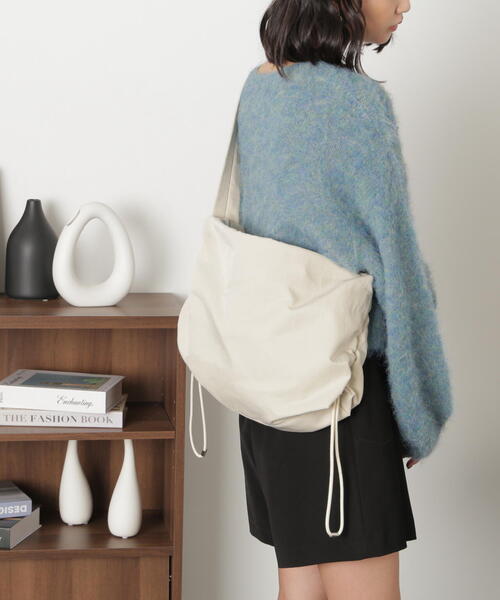 FREE'S MART(フリーズマート)の「サイドドローイングバッグ(ショルダーバッグ・レディース・ブラック/ホワイト・フリ-)」の18枚目の写真