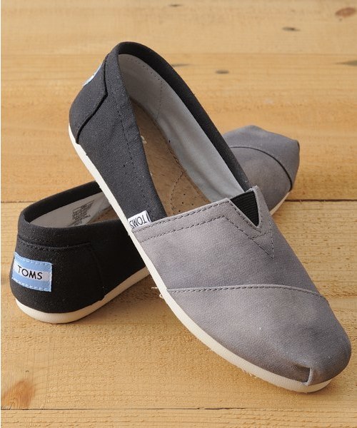I.D.E.A international（イデアインターナショナル）の「《TOMS （トムス）》 S.CLASSICS_CV（スニーカー・レディース・ブラック/グリーン・24.5cm/22.5cm/23.5cm）」の2枚目の写真