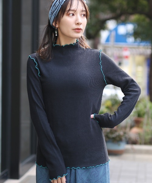 チチカカ（チチカカ）の「リブボトルネックＴシャツ（Tシャツ/カットソー・レディース・ブラック/イエロー/グリーン・FREE）」の2枚目の写真