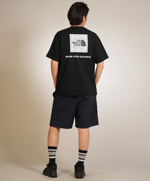 THE NORTH FACE(ザノースフェイス)の「THE NORTH FACE ザ・ノース・フェイス 半袖 Tシャツ ショートスリーブバンダナスクエアロゴティー NT32446(Tシャツ/カットソー・メンズ・ブラック/グレー/グレイッシュブルー/ホワイト/スモークグレー/ブラック×ブラック/ホワイト×ブラック/ネイビー/ダークパープル/グレー×サックスブルー・XL/L/M/S/XXL)」の21枚目の写真