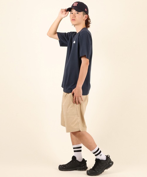 THE NORTH FACE(ザノースフェイス)の「THE NORTH FACE ザ・ノース・フェイス 半袖 Tシャツ ショートスリーブバンダナスクエアロゴティー NT32446(Tシャツ/カットソー・メンズ・ブラック/グレー/グレイッシュブルー/ホワイト/スモークグレー/ブラック×ブラック/ホワイト×ブラック/ネイビー/ダークパープル/グレー×サックスブルー・XL/L/M/S/XXL)」の15枚目の写真