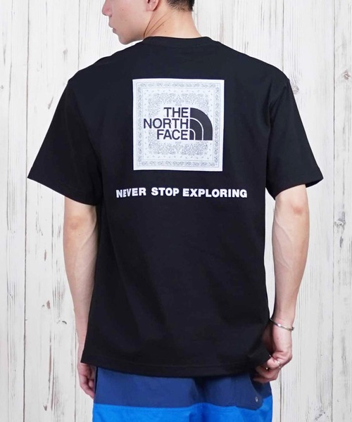 THE NORTH FACE(ザノースフェイス)の「THE NORTH FACE ザ・ノース・フェイス 半袖 Tシャツ ショートスリーブバンダナスクエアロゴティー NT32446(Tシャツ/カットソー・メンズ・ブラック/グレー/グレイッシュブルー/ホワイト/スモークグレー/ブラック×ブラック/ホワイト×ブラック/ネイビー/ダークパープル/グレー×サックスブルー・XL/L/M/S/XXL)」の13枚目の写真