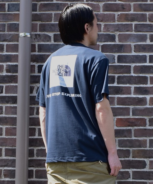 THE NORTH FACE(ザノースフェイス)の「THE NORTH FACE ザ・ノース・フェイス 半袖 Tシャツ ショートスリーブバンダナスクエアロゴティー NT32446(Tシャツ/カットソー・メンズ・ブラック/グレー/グレイッシュブルー/ホワイト/スモークグレー/ブラック×ブラック/ホワイト×ブラック/ネイビー/ダークパープル/グレー×サックスブルー・XL/L/M/S/XXL)」の19枚目の写真