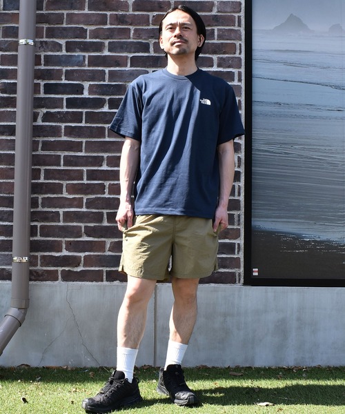 THE NORTH FACE(ザノースフェイス)の「THE NORTH FACE ザ・ノース・フェイス 半袖 Tシャツ ショートスリーブバンダナスクエアロゴティー NT32446(Tシャツ/カットソー・メンズ・ブラック/グレー/グレイッシュブルー/ホワイト/スモークグレー/ブラック×ブラック/ホワイト×ブラック/ネイビー/ダークパープル/グレー×サックスブルー・XL/L/M/S/XXL)」の18枚目の写真