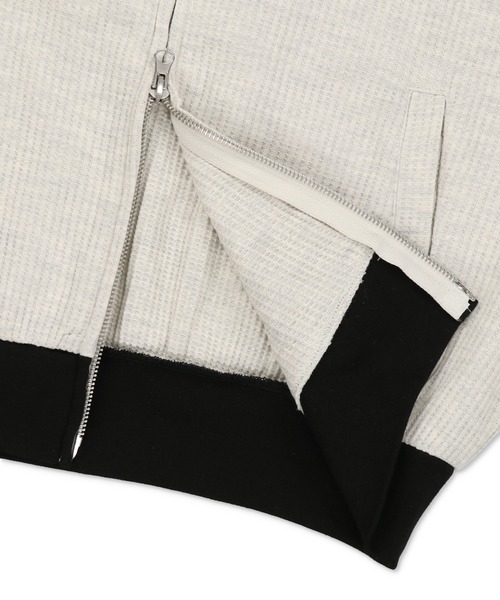 SPINNS（スピンズ）の「Wジップワンポイント刺繍 ワッフル素材ラインジャージ（ジャージ・レディース・チャコール/オートミール/アイボリー・ONESIZE）」の22枚目の写真