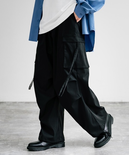 Rocky Monroe(ロッキーモンロー)の「パラシュートワイドカーゴパンツ(カーゴパンツ・メンズ・ブラック/カーキ/アイボリー/チャコール/ネイビー・M/L/XL)」の2枚目の写真